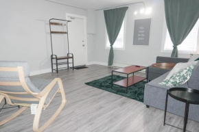 NEW Renovated Cozy 2 Br in Uptown Saint John Location Coffee
